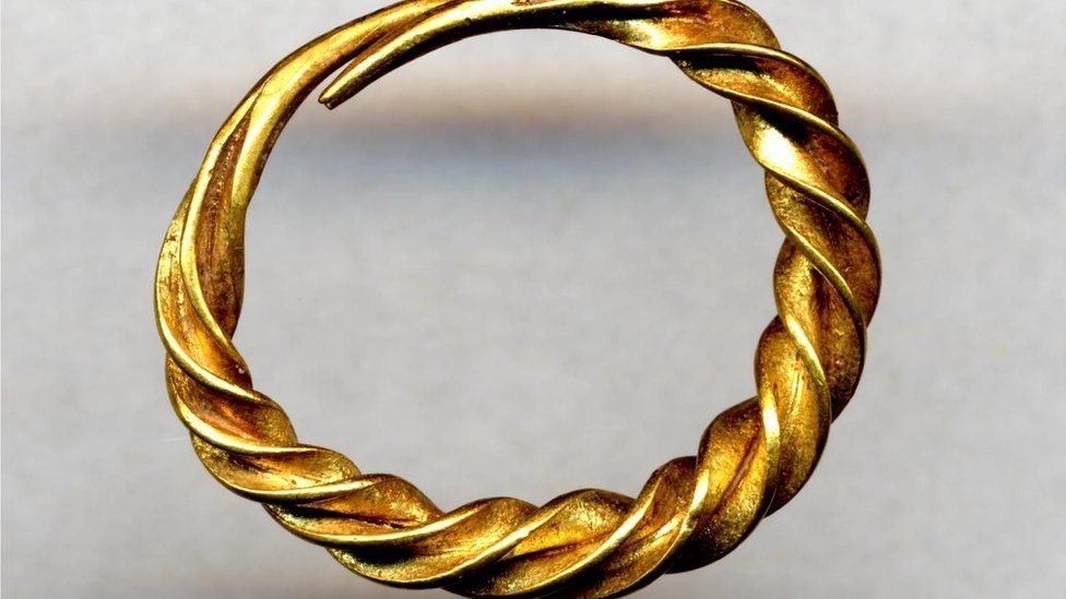 A Late Bronze Era ear-ring from Cyprus
